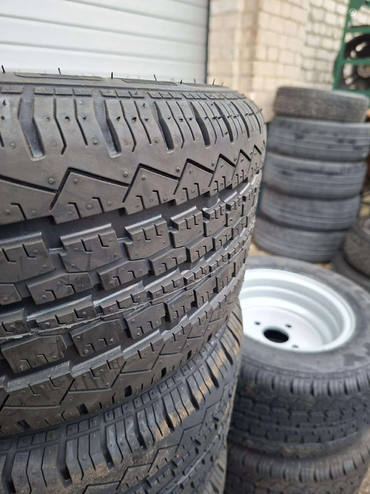 Security 195/55 R10